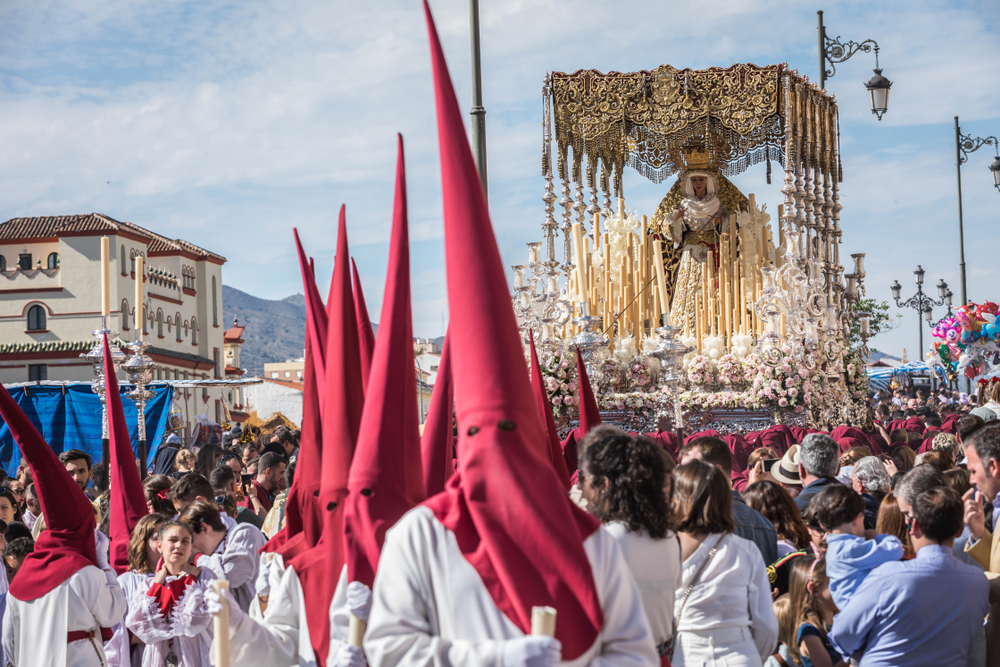 Nazarenos in hoods