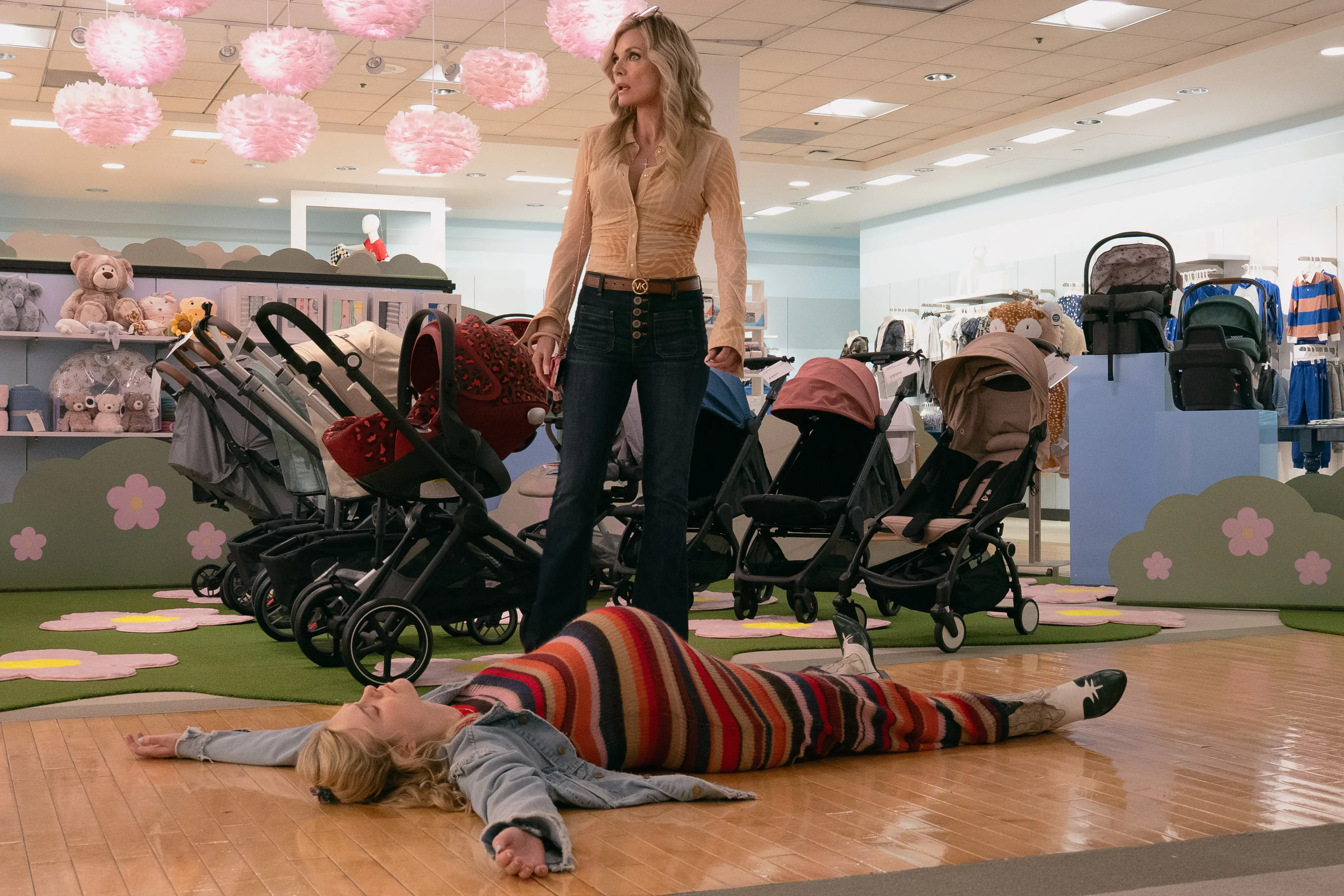 Elle Fanning in Margo's Got Money Troubles