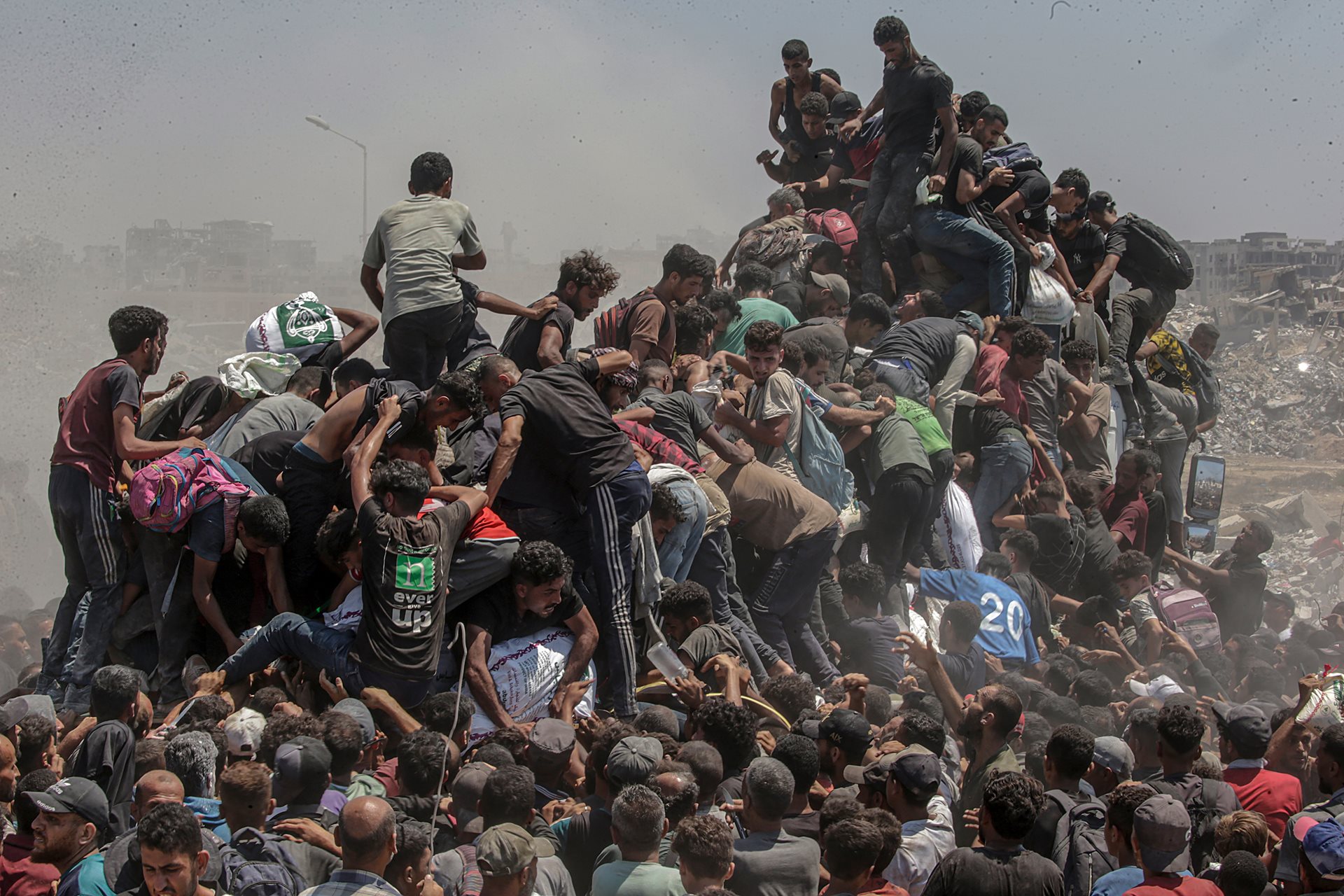 Aid Emergency in Gaza by Saber Nouraldin