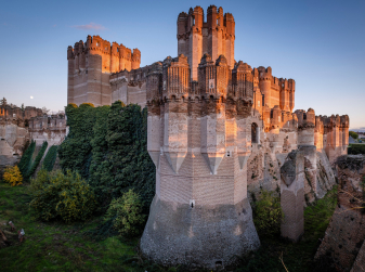 The 15th-Century Castle in Segovia That You Can Explore From Top to Bottom