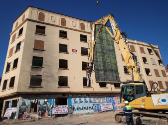 Valencia Begins Demolishing the Abandoned Campanar Building Locals Call "Chernobyl"