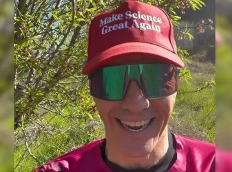 "Make Science Great Again": Sánchez Trolls Trump with Viral Cycling Video