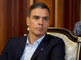 Pedro Sanchez defends migrants in a column for New York Times