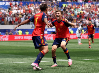 Spain Annihilates Austria 3–0 to Reach the World Cup Round of 16