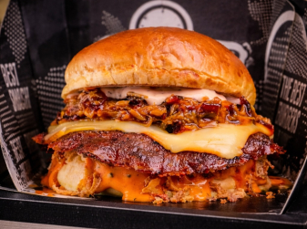 Double Victory: Madrid’s Dalú Burger Wins Valencia’s The Champions Burger — Smash Edition