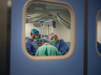 Medical Error in Valencia: Healthy Patient Undergoes Major Surgery After Lab Mix-up