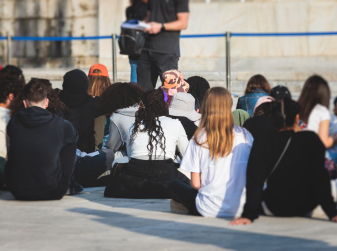 A Valencia Public School Has Invited Parents and Pupils to a Sleepover-Protest Inside the School Gym