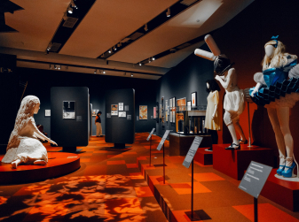 "Alice's Worlds" Immersive Exhibition Opens at CaixaForum Valencia