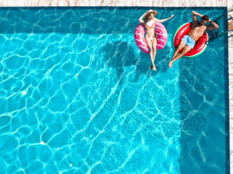 The Complete Guide to Valencia's Open-Air Swimming Pools for Summer 2026
