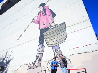 Valencia Commissions Paco Roca to Create a Monument to DANA Volunteers