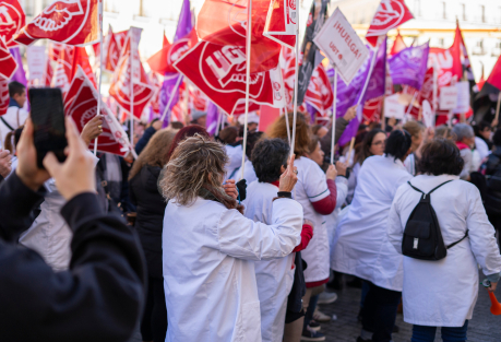Spain Approves Healthcare Labour Reform Without Doctors' Backing