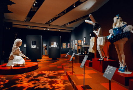 "Alice's Worlds" Immersive Exhibition Opens at CaixaForum Valencia