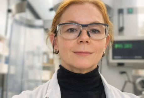 Probiotics by Day, Pole Art Gold by Night: The Valencia Engineer Spinning Tales of Home