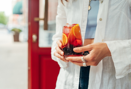 Sangria vs Tinto de Verano: Why Valencia's Locals and Tourists Drink Different Reds