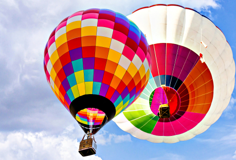 Castellón's International Wind Festival Returns with 800 Kites, LED Night Shows, and Balloon Rides