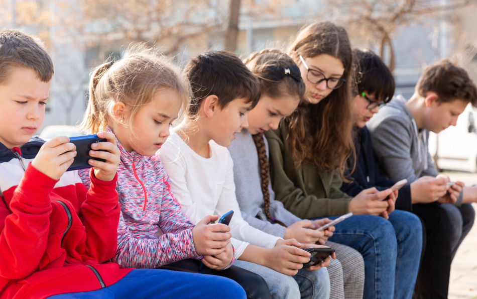 20minutos asked parents about ban of social media for children