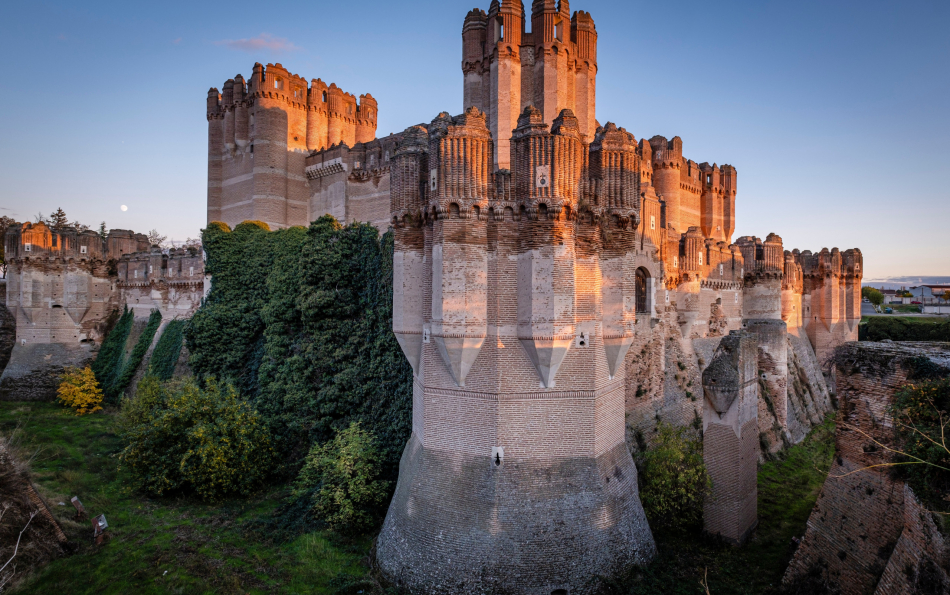 The 15th-Century Castle in Segovia That You Can Explore From Top to Bottom