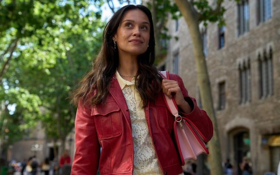 "Emily in Paris" Meets Barcelona: New Dutch Series Sparks Local Boycott Over Touristification Fears