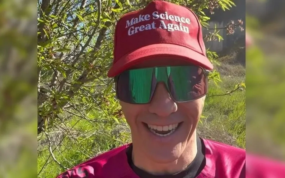 "Make Science Great Again": Sánchez Trolls Trump with Viral Cycling Video