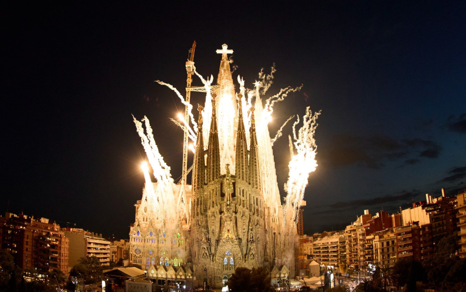 Pope Leo XIV Blesses the Sagrada Família's Tallest Tower on the Centenary of Gaudí's Death