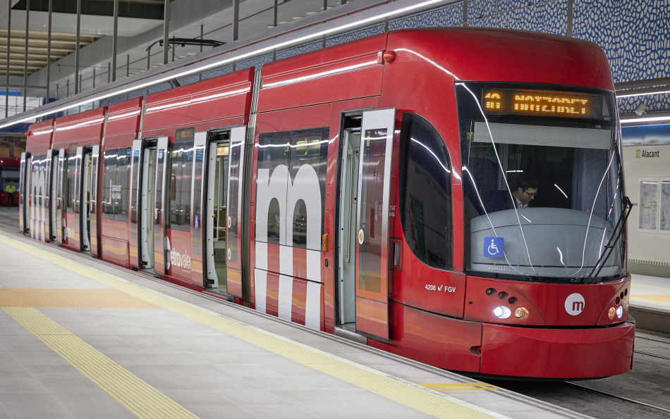 Metrovalencia Goes 24/7 for Fallas