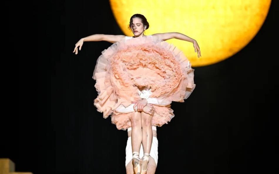 Rosalía’s "Musical Mass": 15,000 Fans Witness the Divine Opening of the LUX Tour in Madrid