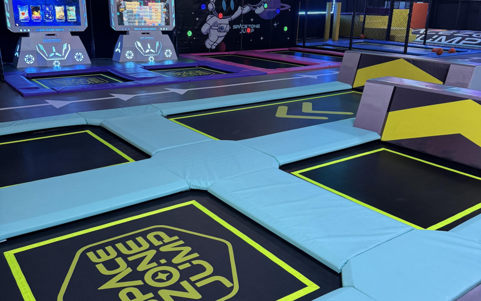 Space-Themed Amusement Park Opens in Valencia's La Pobla de Vallbona