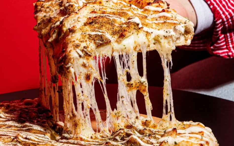 Telepizza gives out free pizza all over Spain