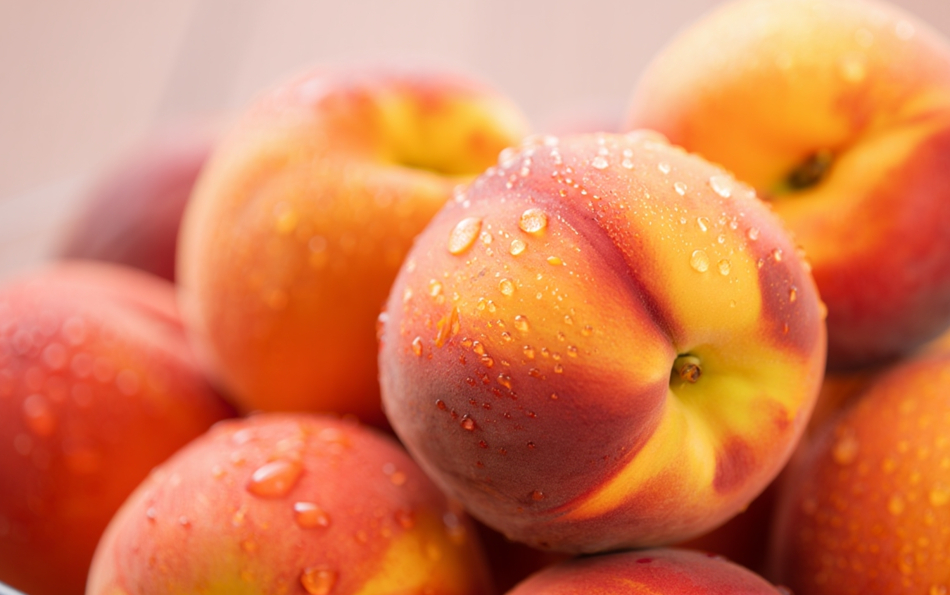 Why Nutritionists Recommend Peaches in Summer — 41 Calories, 89% Water, and a Vitamin C Boost