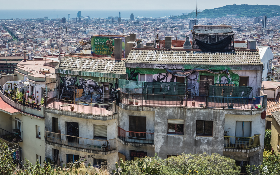 Valencia Launches New Service to Reclaim Occupied Public Housing