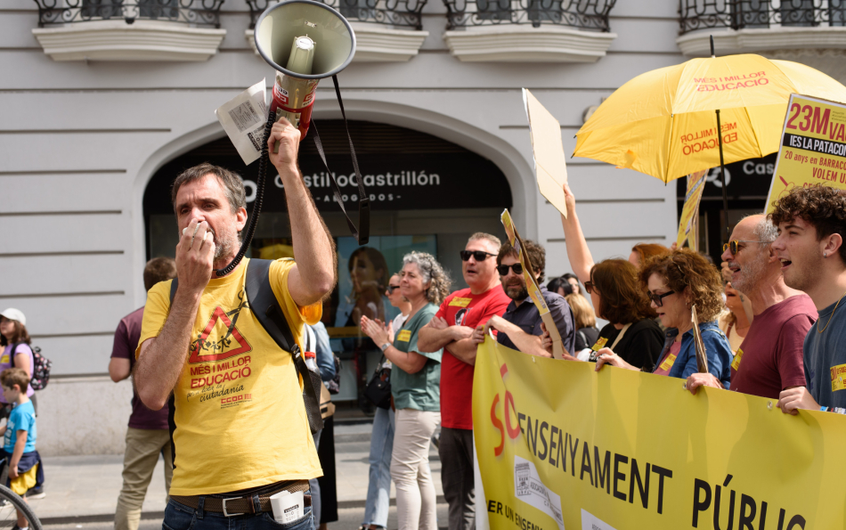 State School Teachers in the Valencia Are Preparing an Indefinite Strike — Starting 11 May