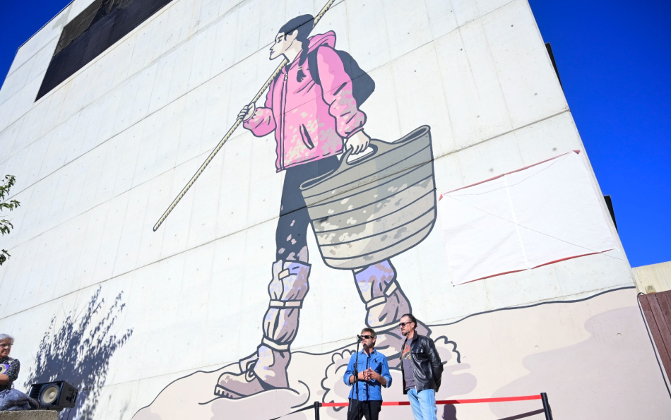 Valencia Commissions Paco Roca to Create a Monument to DANA Volunteers