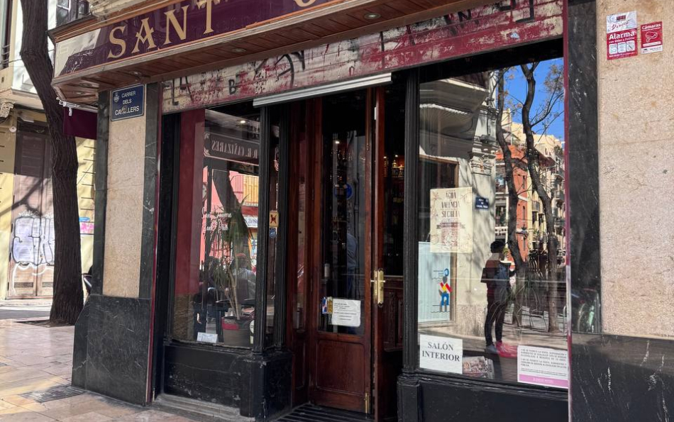 Patrons at Café Sant Jaume