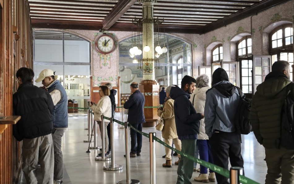 One in Three Valencia Cercanías Trains Ran Late Last Month — Over 47 Days of Delays in 2026 So Far