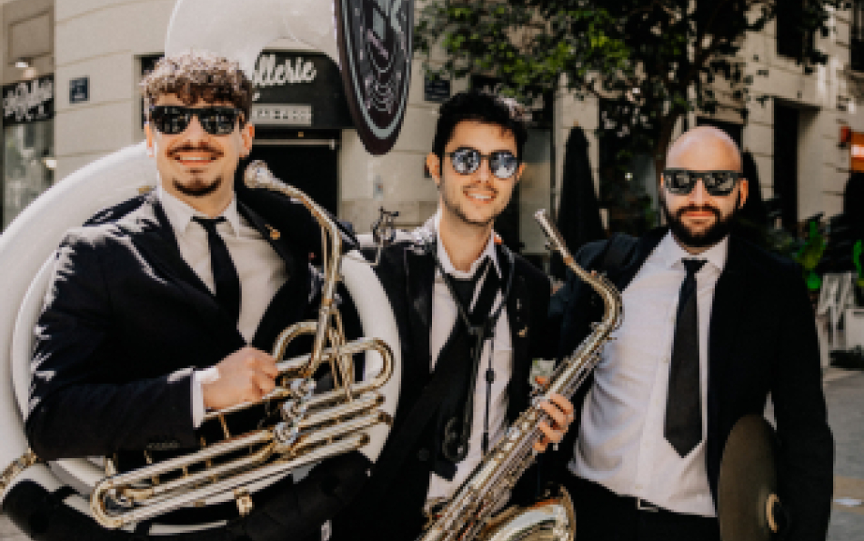 Photo Gallery: Valencia Residents and Las Fallas