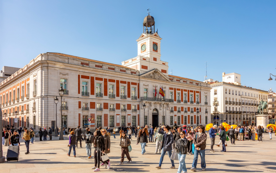 More Than Half of Immigrants Who Come to Spain Eventually Leave — New Report Explains Why