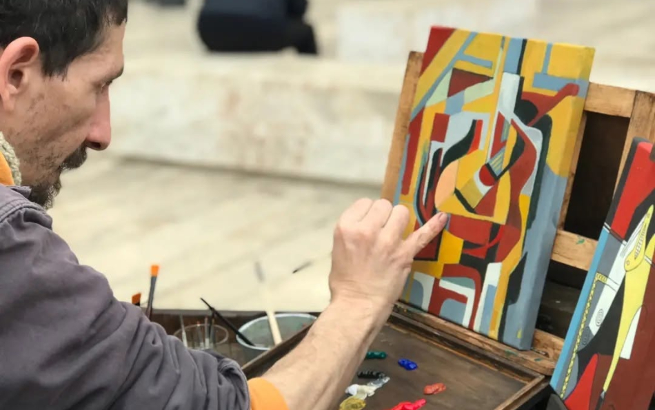 Meet Aleko Erginos: The Iconic Street Artist Painting Valencia’s Soul