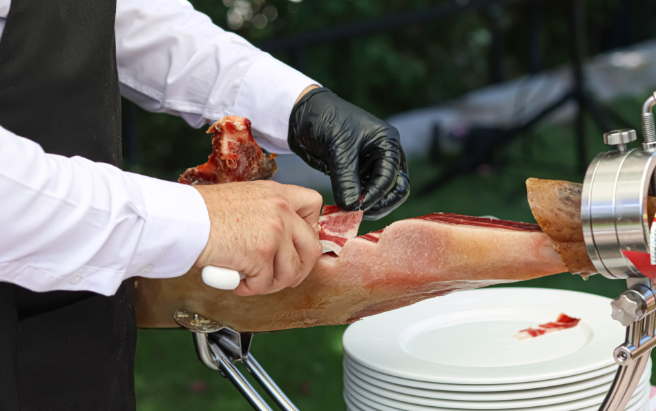 A truly Spanish profession: how to become a jamón carver