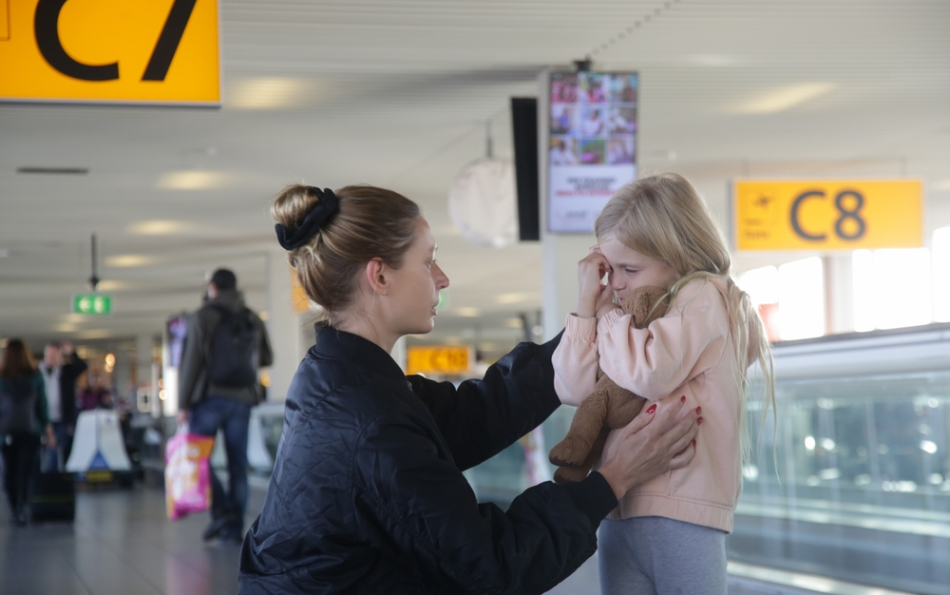 Emigrating with Kids: A Child Psychologist on Choosing Schools And Helping Teens Adapt
