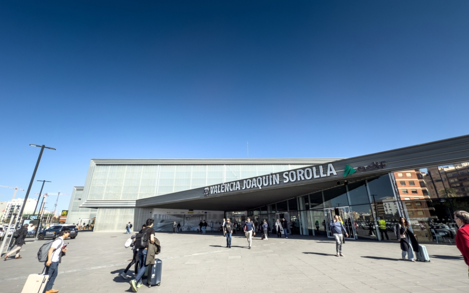 Renfe Summer Sale: Tickets From €7 on Avlo and €15 on AVE — Until 4 June