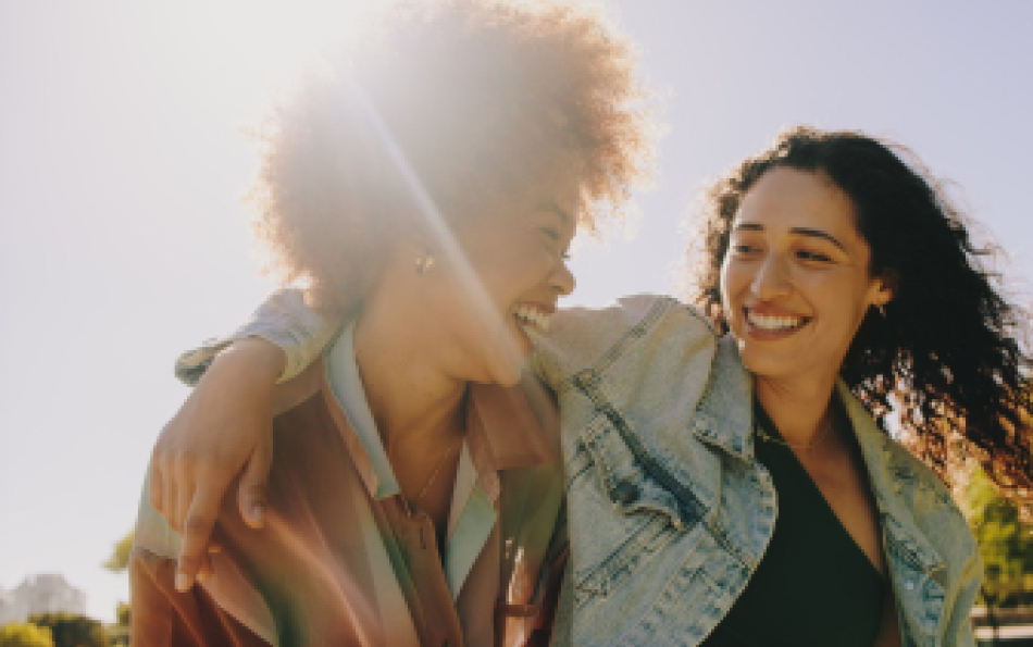 How to Look for Friends in Emigration: Facebook, Dating Apps, and Notes on Lamp Posts